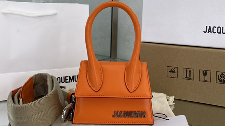 
				Jacquemus - Bag
				vesker